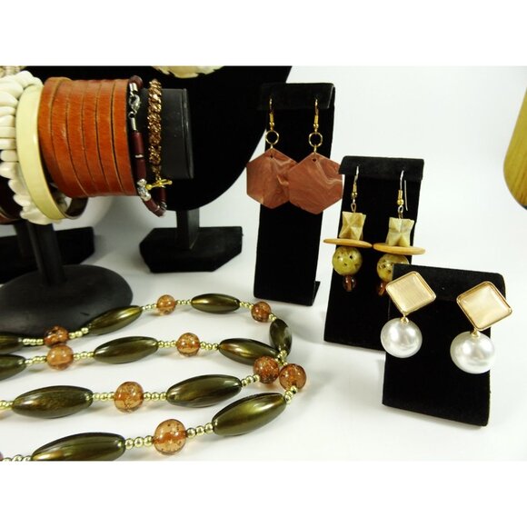 Neutrals Costume Jewelry Lot 20pc Necklaces Earrings Bracelets Ring - Picture 3 of 9